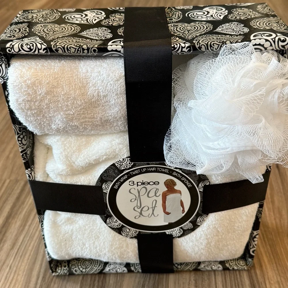 NWT 3-Piece Spa Set - White Bath & Body Gift Set